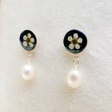 Load image into Gallery viewer, Black bridal wreath pearl drop studs - sterling silver
