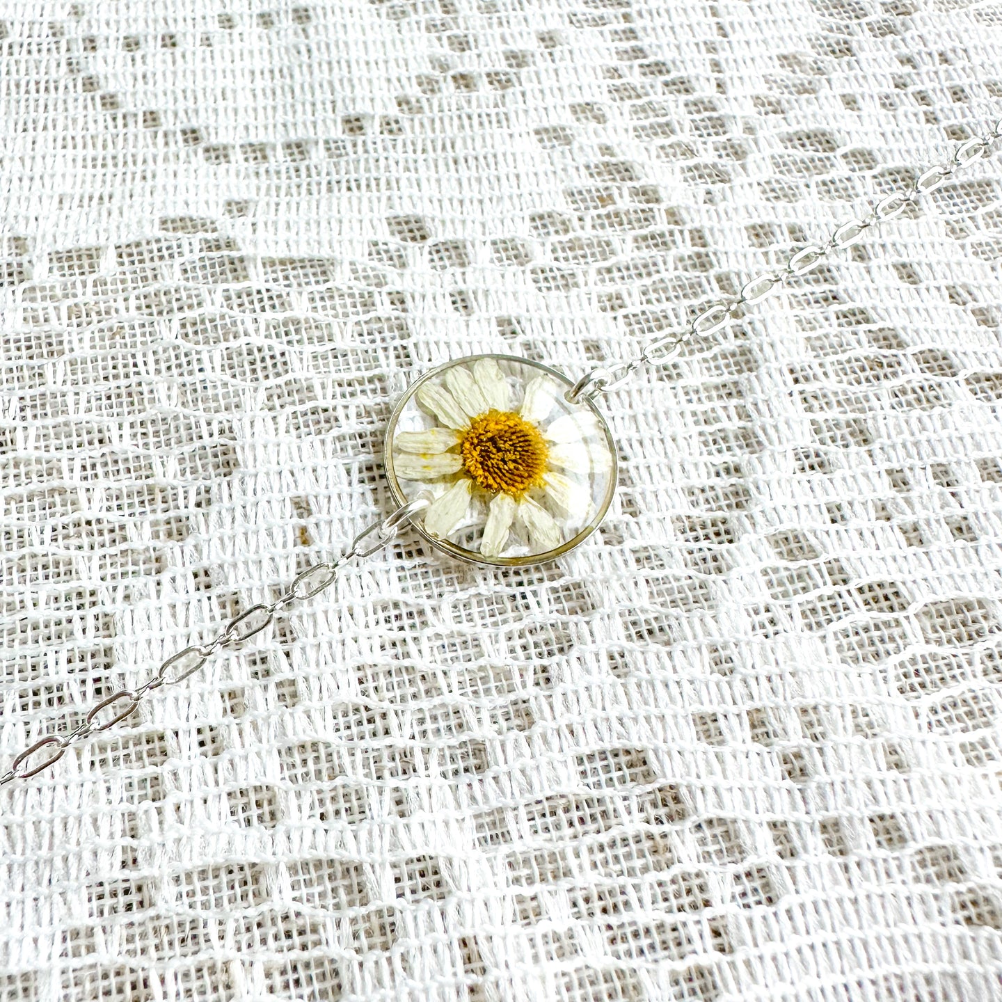 Daisy chain bracelet