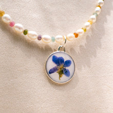 Load image into Gallery viewer, Medium daisy &amp; violet charms
