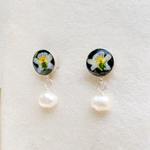 Load image into Gallery viewer, Black violet pearl drop studs - sterling silver
