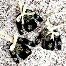 Load image into Gallery viewer, Queen Anne&#39;s Lace snowflake sweater ornament
