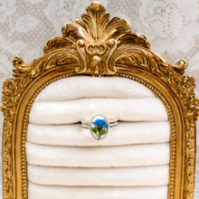 Load image into Gallery viewer, Forget-me-not patterned band ring (Size 8.5)
