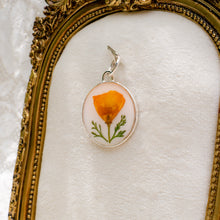 Load image into Gallery viewer, Circle poppy charm
