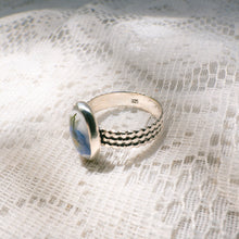 Load image into Gallery viewer, Forget-me-not patterned band ring (Size 7.5)
