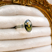 Load image into Gallery viewer, Yarrow patterned band ring (Size 8)
