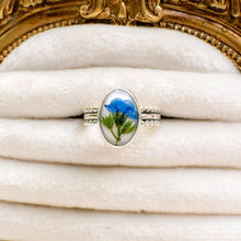 Load image into Gallery viewer, Forget-me-not patterned band ring (Size 8.5)
