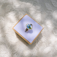 Load image into Gallery viewer, Forget-me-not patterned band ring (Size 9.5)
