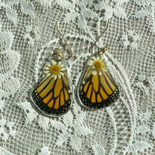 Load image into Gallery viewer, Daisy monarch wing earring
