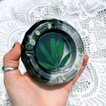 Load image into Gallery viewer, Baby’s breath marble cannabis leaf round ashtray
