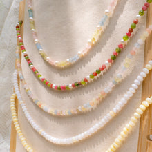Load image into Gallery viewer, Lilac shell necklace
