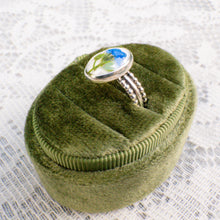 Load image into Gallery viewer, Forget-me-not patterned band ring (Size 8.5)

