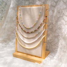 Load image into Gallery viewer, Lilac shell necklace
