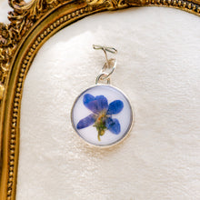 Load image into Gallery viewer, Medium daisy &amp; violet charms
