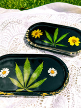 Load image into Gallery viewer, Oval daisy and cannabis leaf black tray
