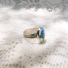 Load image into Gallery viewer, Forget-me-not patterned band ring (Size 7) No. 2
