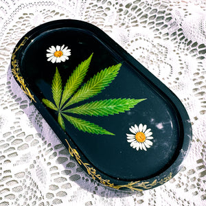 Oval daisy and cannabis leaf black tray