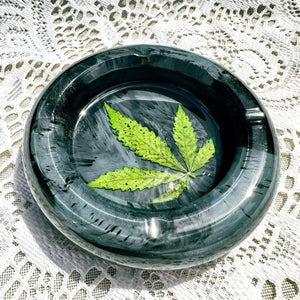 Green and black cannabis leaf round ashtray