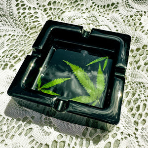 Triple cannabis leaf black square ashtray