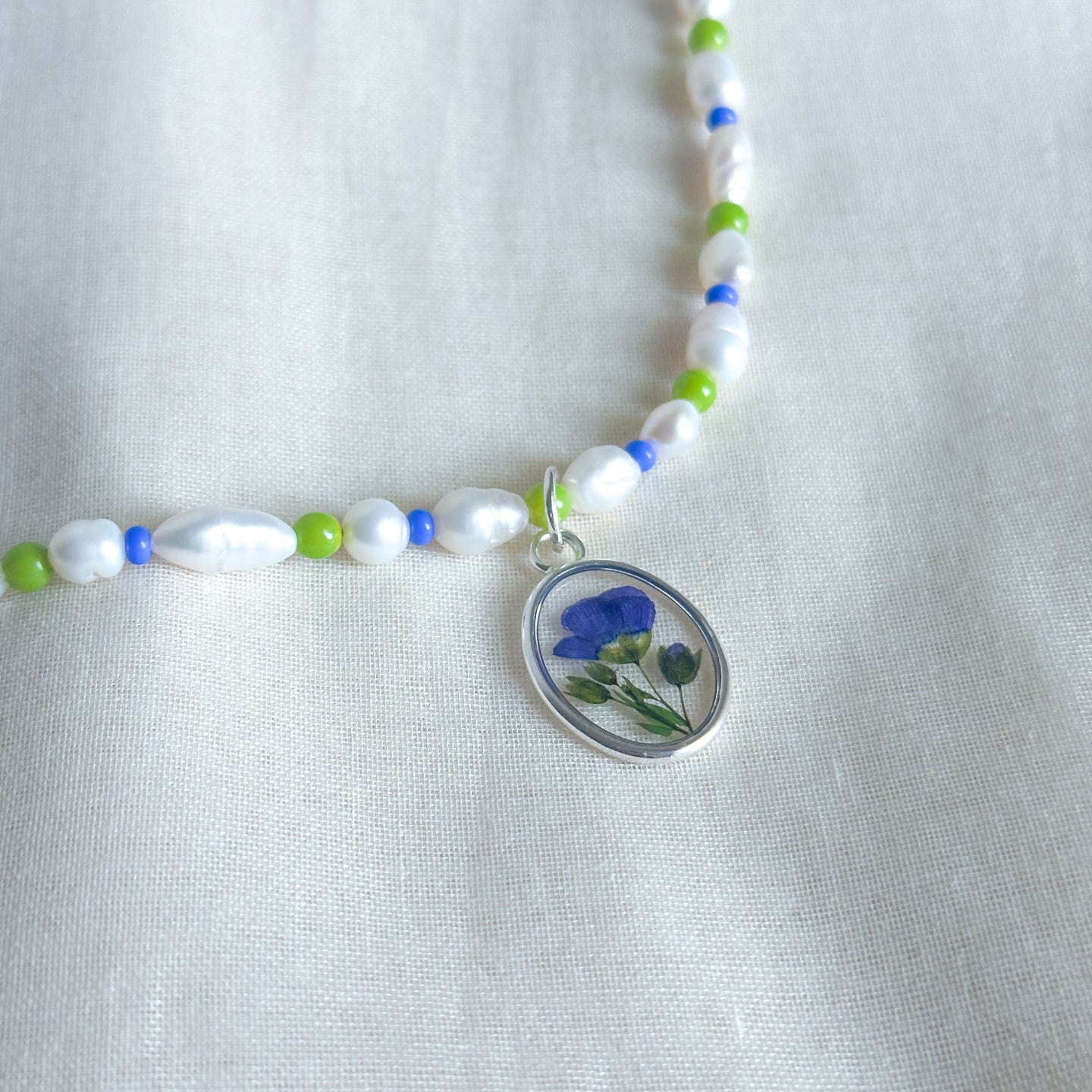 Blue flax freshwater pearl beaded necklace (no. 1)