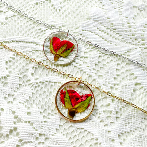 Framed rose bud necklace