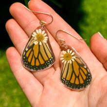 Load image into Gallery viewer, Daisy monarch wing earring
