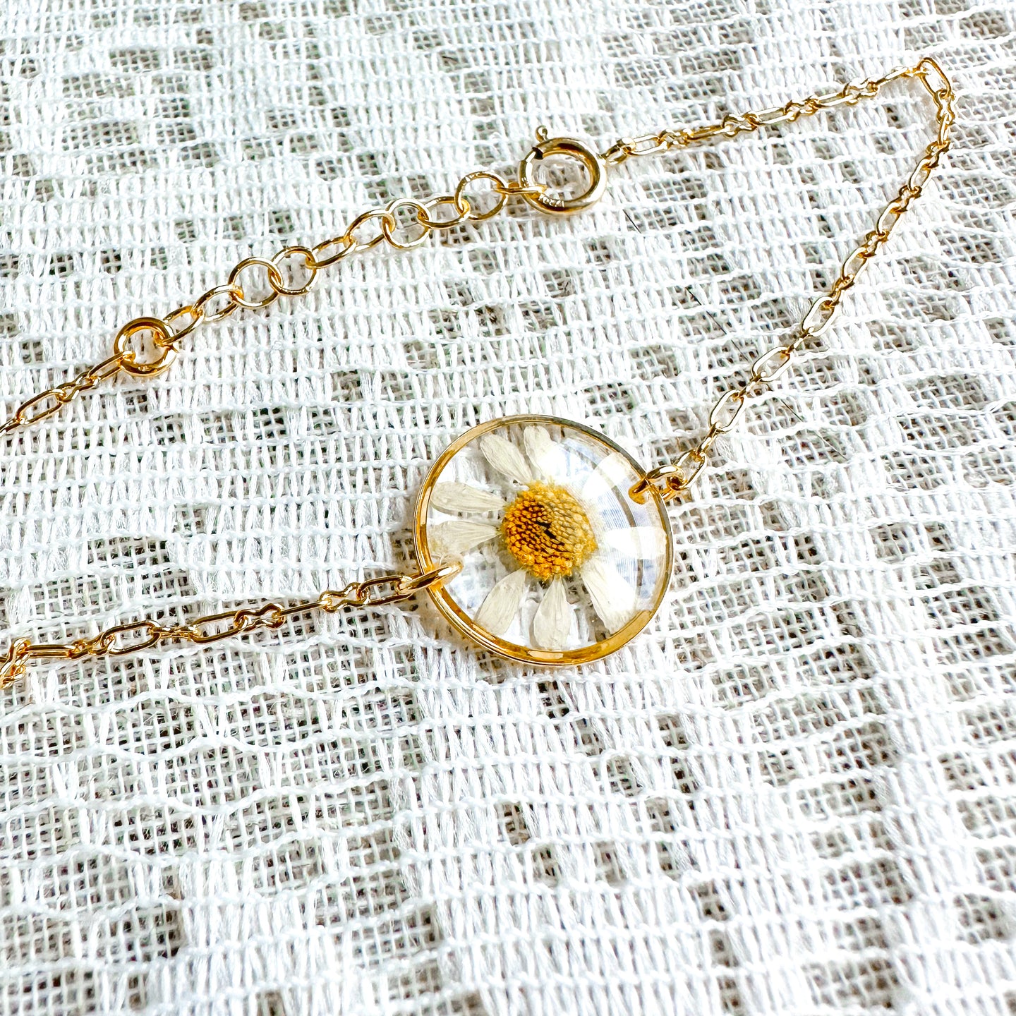 Daisy chain bracelet