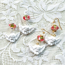 Load image into Gallery viewer, Cherub rose petal bead earring
