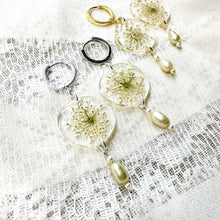 Load image into Gallery viewer, White Queen Anne&#39;s Lace pearl huggie hoops
