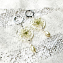 Load image into Gallery viewer, White Queen Anne&#39;s Lace pearl huggie hoops
