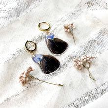 Load image into Gallery viewer, Forget-me-not black wing earrings
