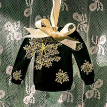 Load image into Gallery viewer, Queen Anne&#39;s Lace snowflake sweater ornament
