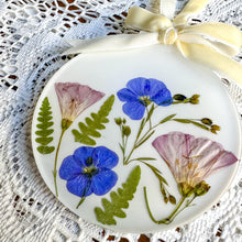 Load image into Gallery viewer, Blue flax and morning glory white circle ornament
