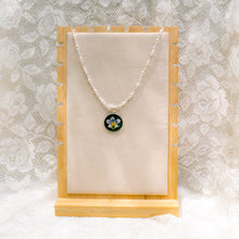 Load image into Gallery viewer, Circle violet charm
