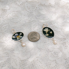 Load image into Gallery viewer, Oval violet pearl drop charm

