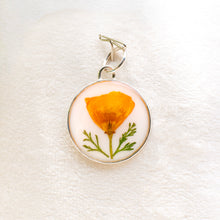 Load image into Gallery viewer, Circle poppy charm
