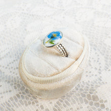 Load image into Gallery viewer, Forget-me-not patterned band ring (Size 7.5)

