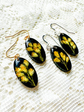 Load image into Gallery viewer, Goldenrod oval earring
