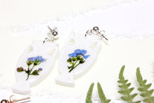Load image into Gallery viewer, Forget-me-not porcelain vase earring
