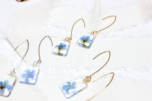 Load image into Gallery viewer, Forget-me-not drop earring
