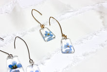 Load image into Gallery viewer, Forget-me-not drop earring
